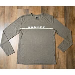 Oakley Men's Graphic Logo Army Green Long sleeve T Shirt, Size Large